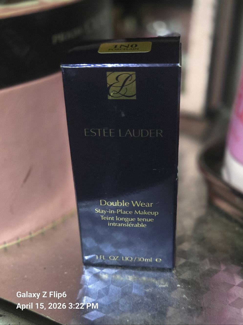 Estee Lauder Double Wear Stay in place, makeup (1N0 Porcelain)